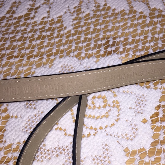 3/$20 Nine WEST BLACK PATENT BELT W/SILVER BUCKLE - Picture 5 of 6